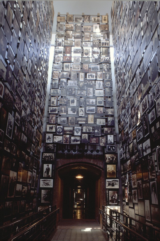 4_tower of faces_US Holocaust Museum